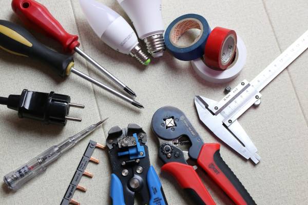 Je nachdem, welche Projekte ein Heimwerker anstrebt, muss er auch seine Werkzeug-Ausstattung anpassen.