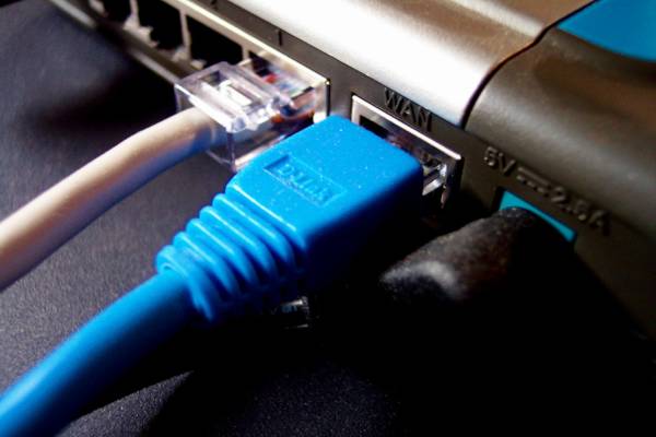 Warum verwendet man gekreuztes Netzwerkkabel?