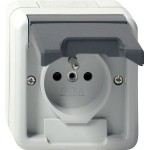 Gira 448530 Steckdose 16 A 250 V~ mit Schraubklemmen, Klappdeckel und erhöhtem Berührungsschutz gemäß DIN VDE 0620-1 
