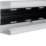 Hager BR8517017035 Brüstungskanal-Unterteil C-Profil Geräteeinbau BR 85x170mm aus PVC lichtgrau 2 Meter 