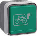 Hager WNC109 Steckdose mit Schutzkontaktstift, grünem Klappdeckel, E-Bike-Symbol, Aufputz, IP55, grau 
