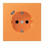 Jung LC1520-18C225 SCHUKO Steckdose 16A 250V mit USB-Ladegerät 1xTyp C integrierter erhöhter Berührungsschutz SAFETY+ Serie LS orange clair 