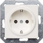 5UB1511 i-system SCHUKO-Steckdose tweiß 